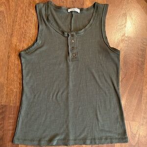 BNWOT Zenana green ribbed tank top